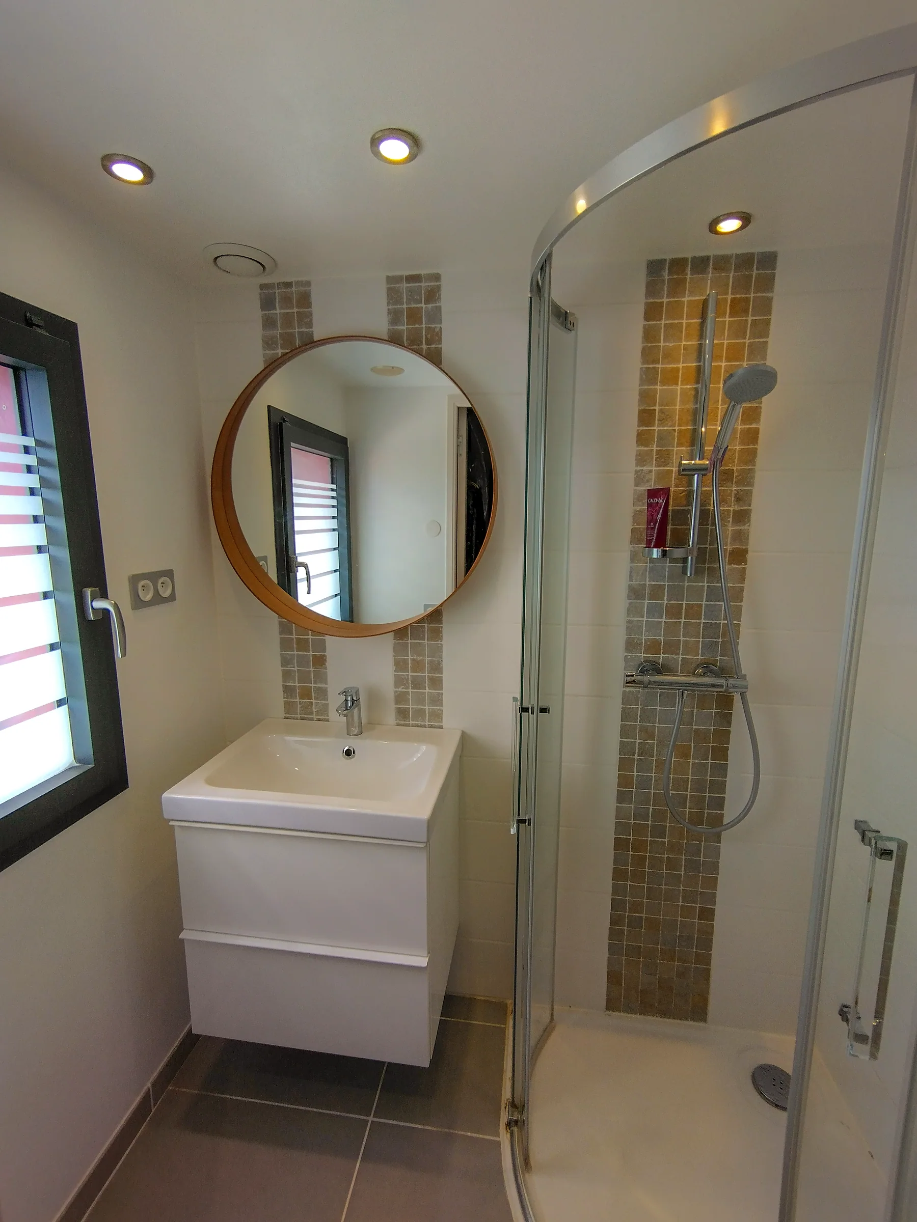 Salle d'eau de la suite